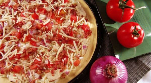 Garlic Chicken with Smoked Bacon Pizza
